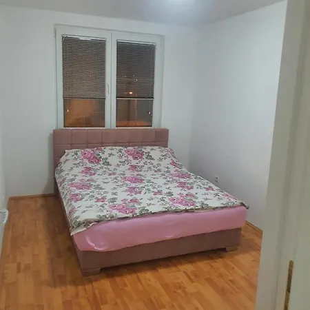 Apartman Stan Na Dan Snowy, Lukavica, Istocno *
