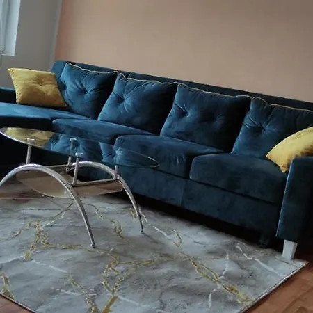 Stan Na Dan Snowy, Lukavica, Istocno Apartman *
