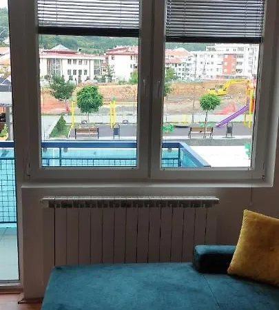 Stan Na Dan Snowy, Lukavica, Istocno Apartman